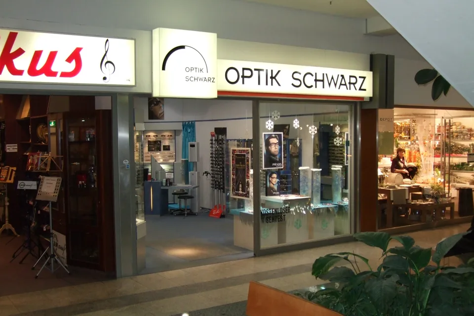 Frühere Außenansicht von Optik Schwarz im Einkaufszentrum