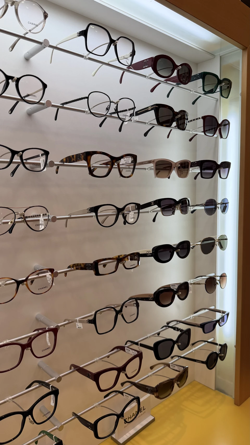 CHANEL-Brillen und Sonnenbrillen bei Optik Schwarz in Regensburg